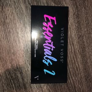 Essentials 2 Eyeshadow palette